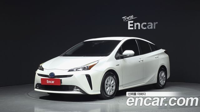 Toyota Prius 1.8 — пробег 41 166 км — фото 1 из 5