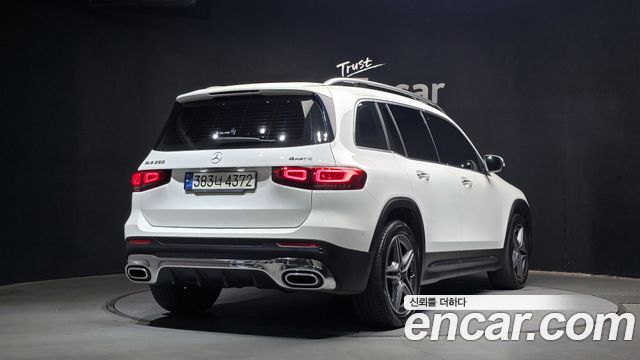 Mercedes-Benz GLB-Class GLB250 4MATIC — пробег 58 614 км — фото 2 из 5