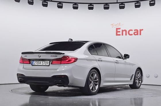 BMW 5-Series 530i M Sport Package Plus — пробег 78 025 км — фото 2 из 5