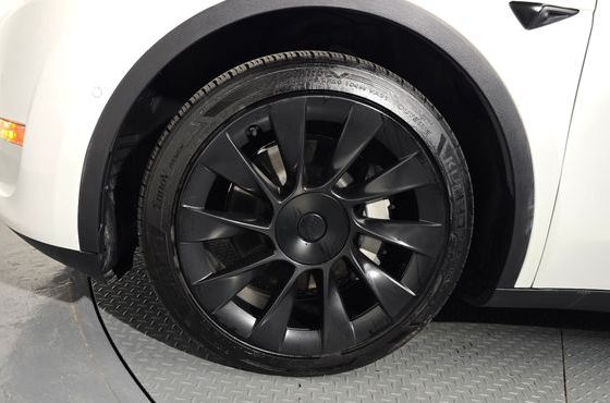 Tesla Model Y Long Range AWD — пробег 95 779 км — фото 5 из 5