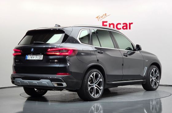BMW X5 xDrive 45e xLine — пробег 76 614 км — фото 2 из 5