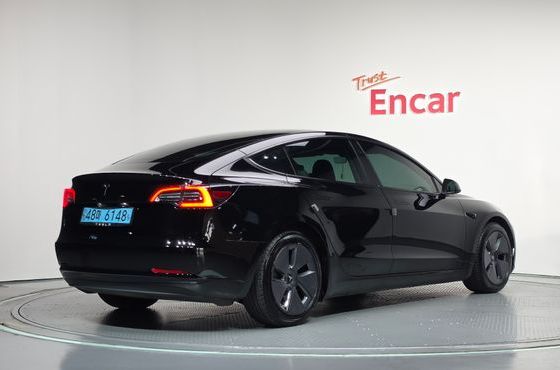 Tesla Model 3 RWD — пробег 81 090 км — фото 2 из 5