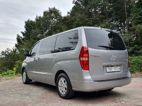 Hyundai Starex 12-Seater Wagon CVX Deluxe — пробег 148 626 км — фото 2 из 5