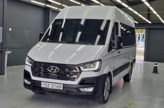 Hyundai Solati 15-seater Luxury — пробег 51 125 км — фото 2 из 5