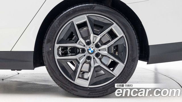BMW 5-Series 520i — пробег 8 900 км — фото 5 из 5