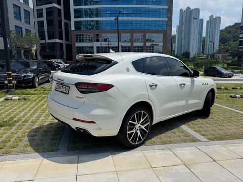 Maserati Levante 3.0 S AWD Sport — пробег 108 191 км — фото 2 из 5