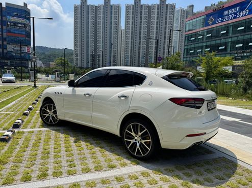 Maserati Levante 3.0 S AWD Sport — пробег 108 191 км — фото 3 из 5