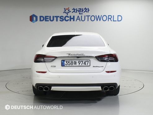 Maserati Quattroporte 3.0 V6 — пробег 76 317 км — фото 4 из 5