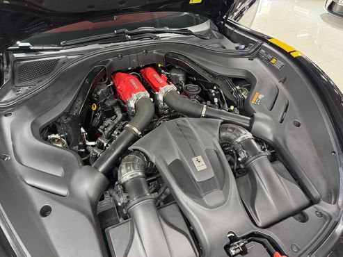 Ferrari Roma 3.9 — пробег 5 500 км — фото 5 из 5