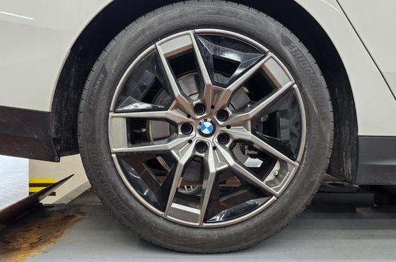 BMW 5-Series 530i xDrive — пробег 7 952 км — фото 5 из 5