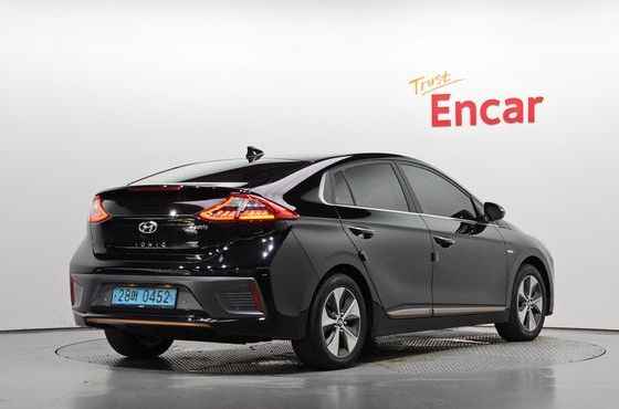 Hyundai Ioniq Q — пробег 132 785 км — фото 2 из 5