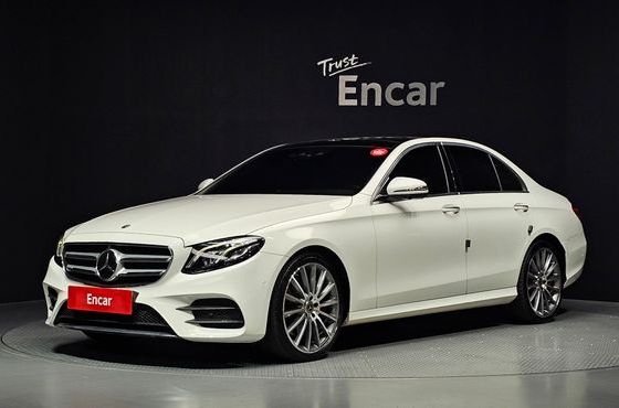 Mercedes-Benz E-Class E350 4MATIC AMG Line — пробег 111 232 км — фото 1 из 5