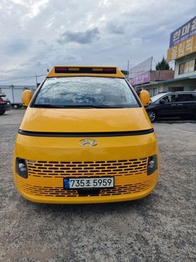 Hyundai Staria L3.5 Kinder Safety Car 11-Seater — пробег 77 748 км — фото 1 из 5