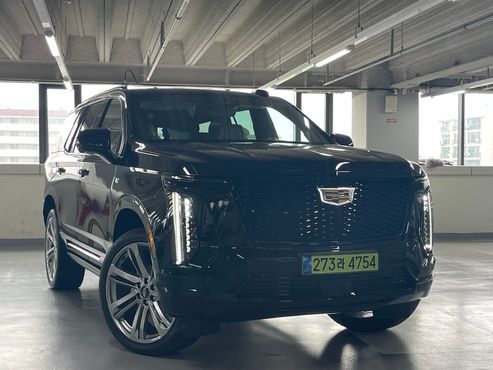 Cadillac Escalade 6.2 Sports Platinum — пробег 15 км — фото 1 из 5