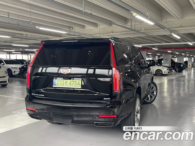 Cadillac Escalade 6.2 Sports Platinum — пробег 15 км — фото 2 из 5