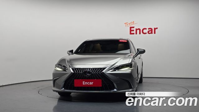 Lexus ES Executive — пробег 56 088 км — фото 3 из 5