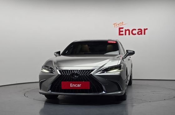 Lexus ES Executive — пробег 56 088 км — фото 3 из 5