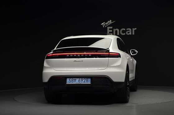 Porsche Macan Base 4 — пробег 12 096 км — фото 4 из 5