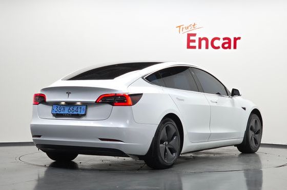 Tesla Model 3 Standard Range Plue RWD — пробег 139 740 км — фото 2 из 5