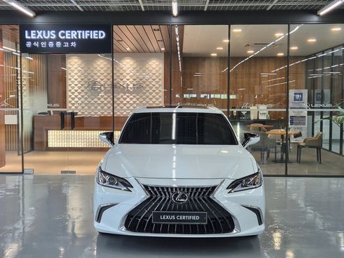 Lexus ES Luxury Plus — пробег 56 488 км — фото 3 из 5