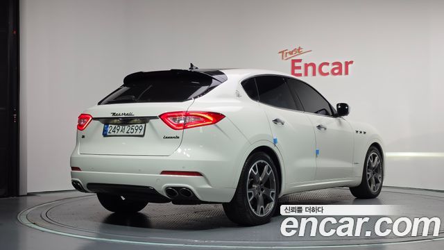 Maserati Levante из Кореи Encar