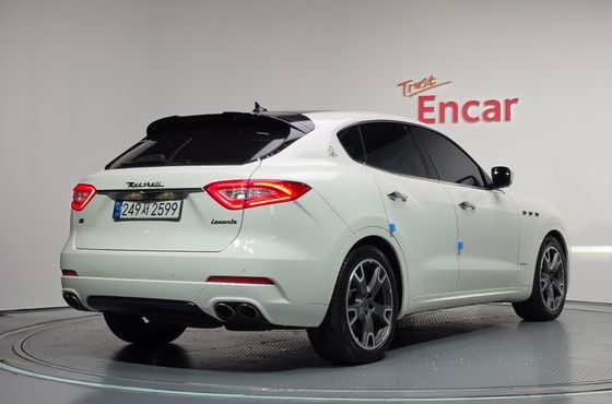 Maserati Levante 3.0 AWD GranSport — пробег 118 887 км — фото 2 из 5