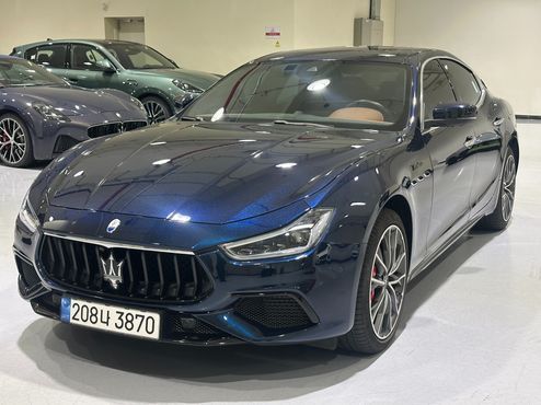 Maserati Ghibli 3.0S Q4 Modena 3rd — пробег 15 000 км