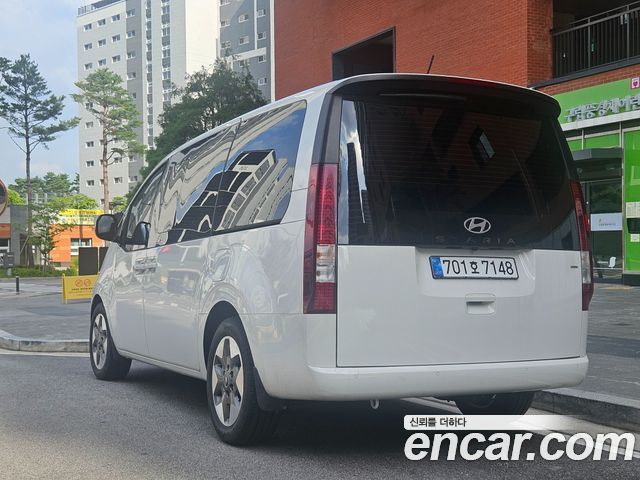 Hyundai Staria 4WD Tourer 11-Seater Modern — пробег 13 000 км — фото 3 из 5