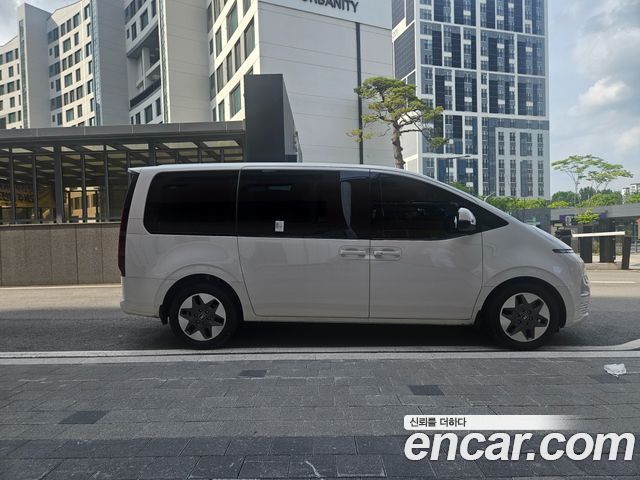 Hyundai Staria 4WD Tourer 11-Seater Modern — пробег 13 000 км — фото 5 из 5