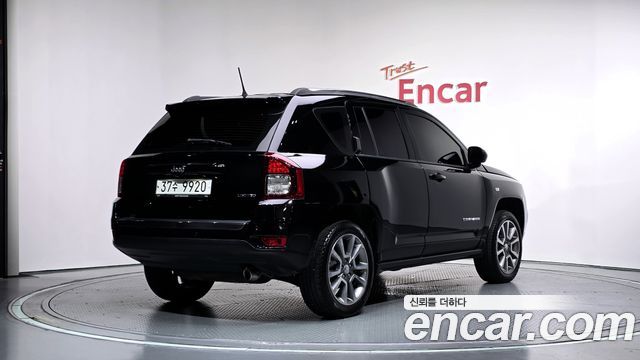 Jeep Compass 2.4 Limited 1st — пробег 60 084 км — фото 2 из 5