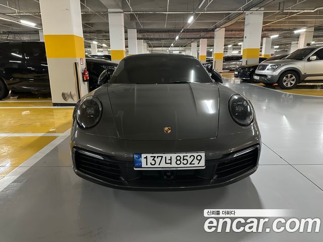 Porsche 911 Carrera 4S — пробег 18 600 км — фото 1 из 5