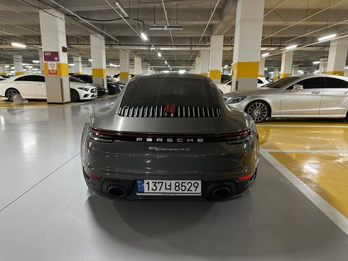 Porsche 911 Carrera 4S — пробег 18 600 км — фото 2 из 5