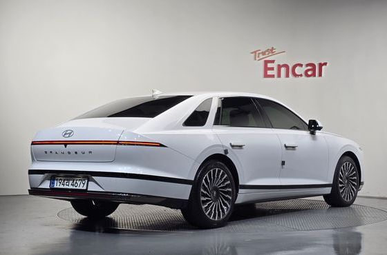 Hyundai Grandeur Calligraphy — пробег 31 880 км — фото 2 из 5