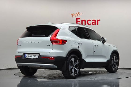 Volvo XC40 B4 Ultimate Bright — пробег 18 736 км — фото 2 из 5