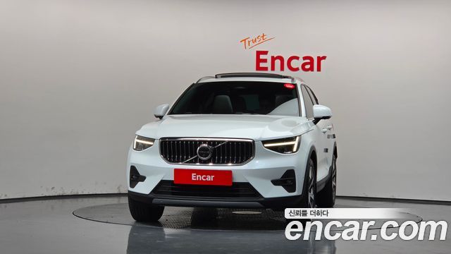 Volvo XC40 B4 Ultimate Bright — пробег 18 736 км — фото 3 из 5