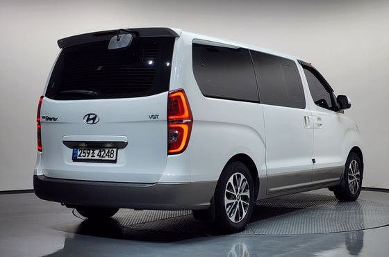 Hyundai Starex Urban 9-Seater Exclusive — пробег 95 944 км — фото 2 из 5