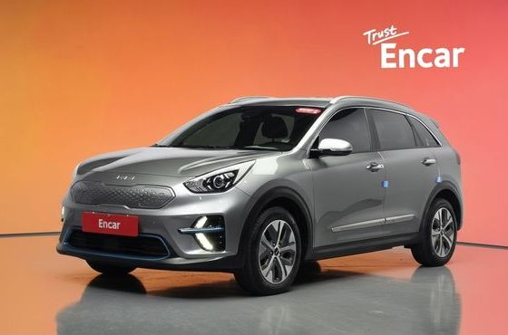 Kia Niro Prestige — пробег 35 028 км — фото 1 из 5