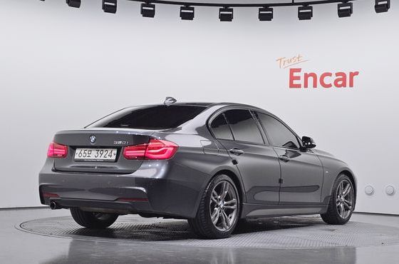 BMW 3-Series 320i M Sport — пробег 97 740 км — фото 2 из 5