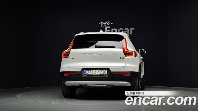 Volvo XC40 B4 Ultimate Bright — пробег 29 732 км — фото 4 из 5