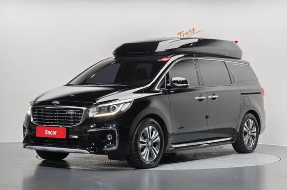 Kia Carnival 9-Seater Hi-Limousine Luxury — пробег 125 080 км — фото 1 из 5