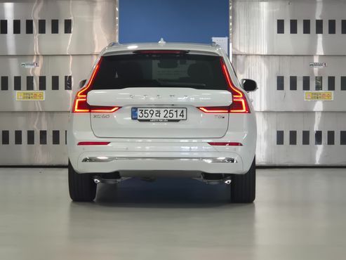 Volvo XC60 T8 Ultra Bright — пробег 2 053 км — фото 3 из 5