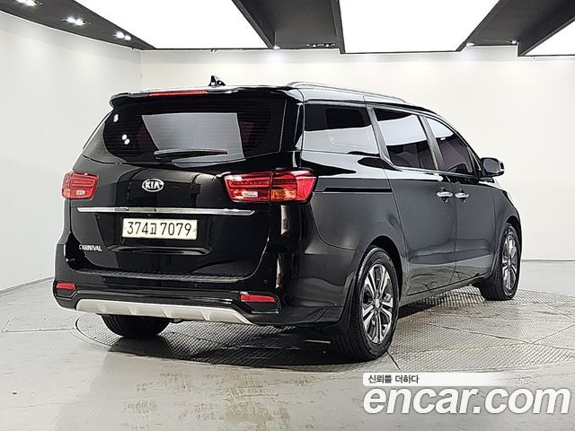 Kia Carnival из Кореи Encar