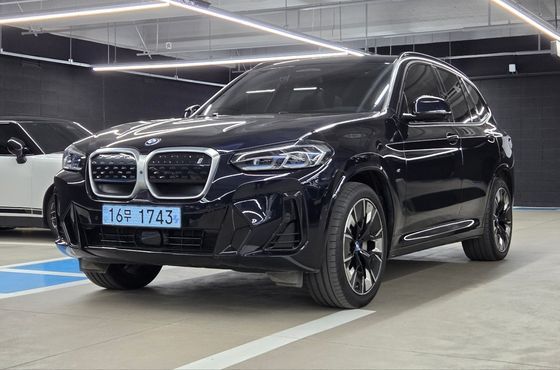 BMW iX3 M Sports — пробег 13 550 км — фото 1 из 5
