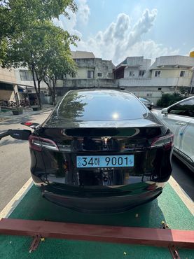 Tesla Model Y RWD — пробег 27 983 км — фото 4 из 5
