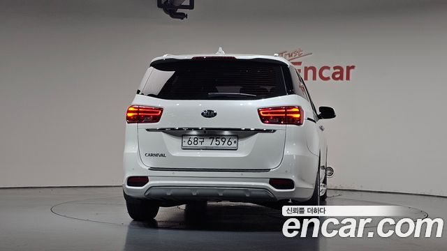 Kia Carnival из Кореи Encar
