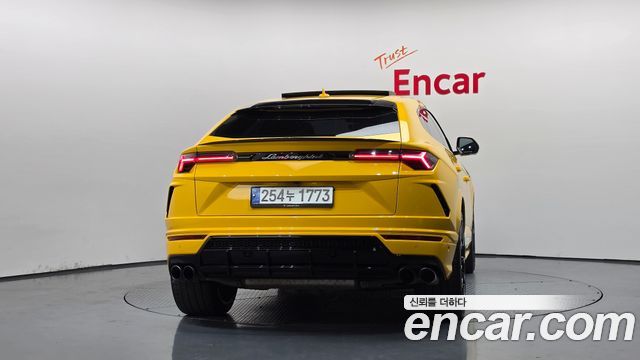Lamborghini Urus из Кореи Encar