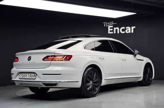 Volkswagen Arteon 2.0 TDI Prestige — пробег 241 379 км — фото 2 из 5