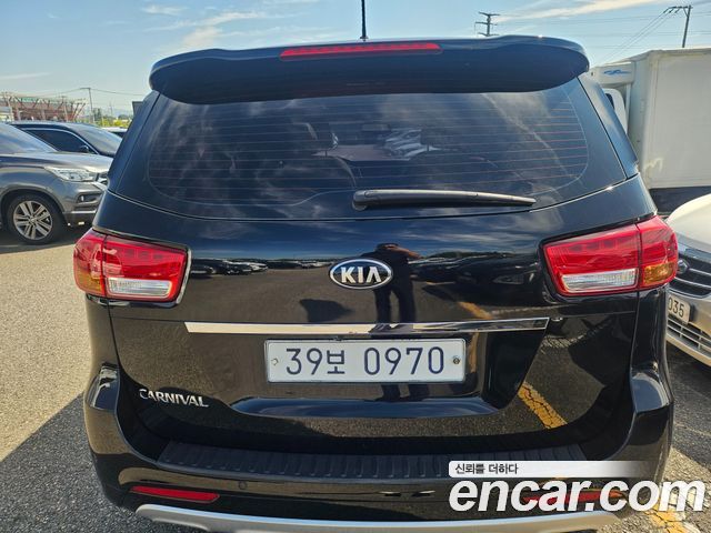 Kia Carnival из Кореи Encar