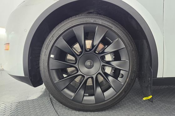 Tesla Model Y Long Range AWD — пробег 67 340 км — фото 5 из 5