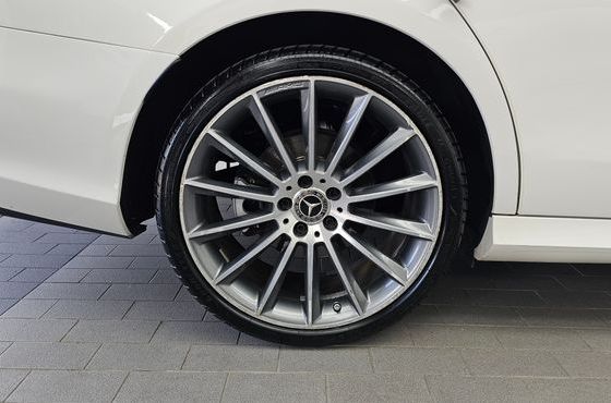 Mercedes-Benz E-Class E300 4MATIC AMG Line — пробег 49 415 км — фото 5 из 5